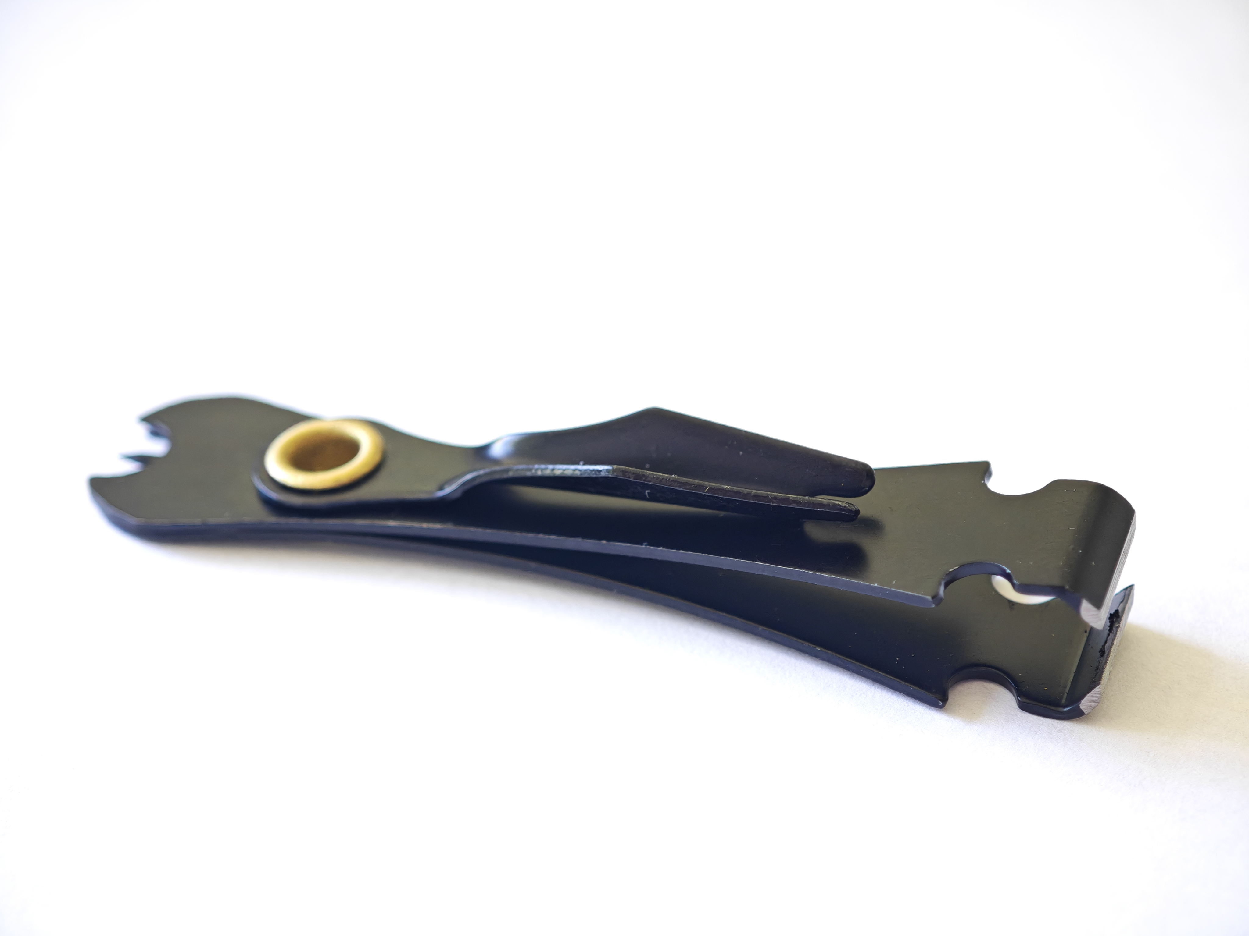 Black Line Clipper with Eye Cleaner